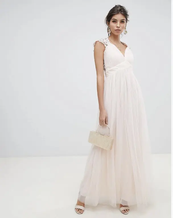 Consejos para estilizar tu figura con tu look de invitada de boda