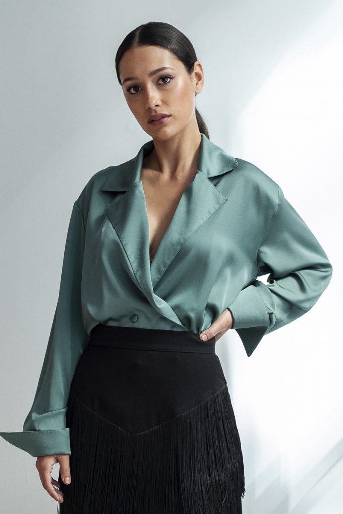 looks invitadas de boda con flecos
