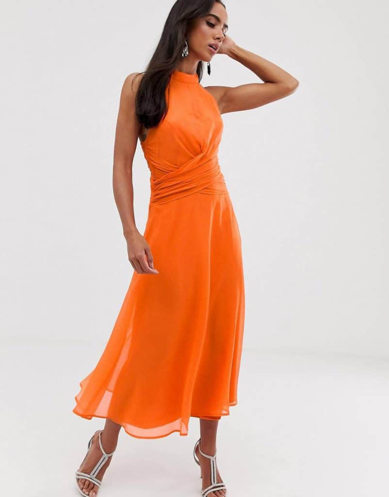 Consejos para estilizar tu figura con tu look de invitada de boda