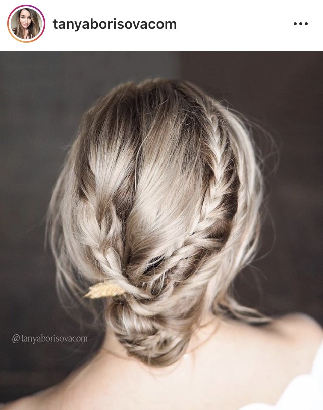 Peinados para invitadas de boda según el escote de tu vestido