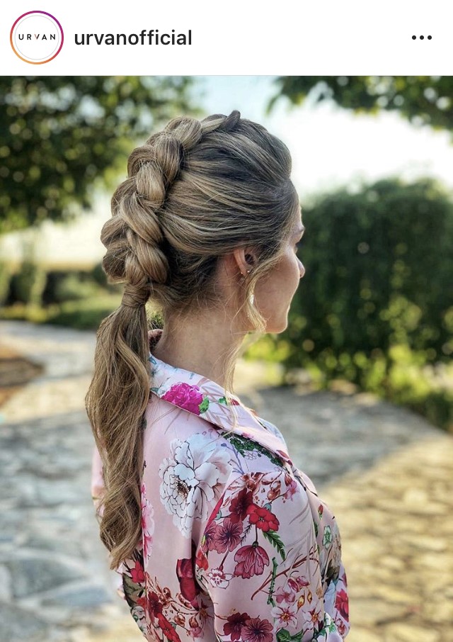 Peinados para invitadas de boda según el escote de tu vestido