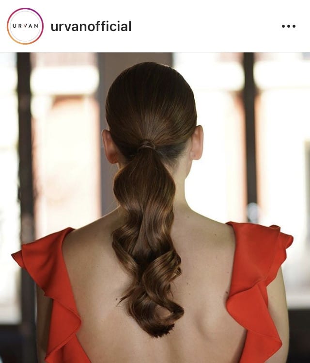 Peinados para invitadas de boda según el escote de tu vestido