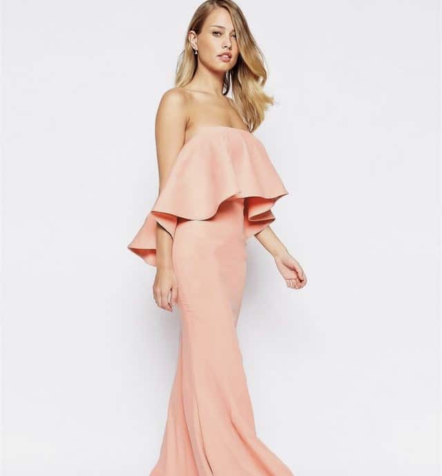 Peinados para invitadas de boda según el escote de tu vestido