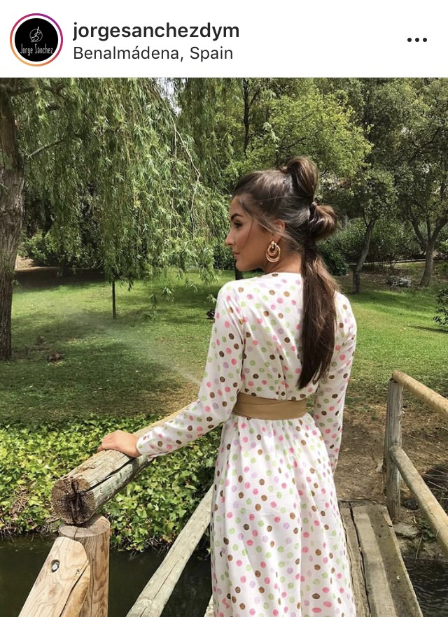 Peinados para invitadas de boda según el escote de tu vestido