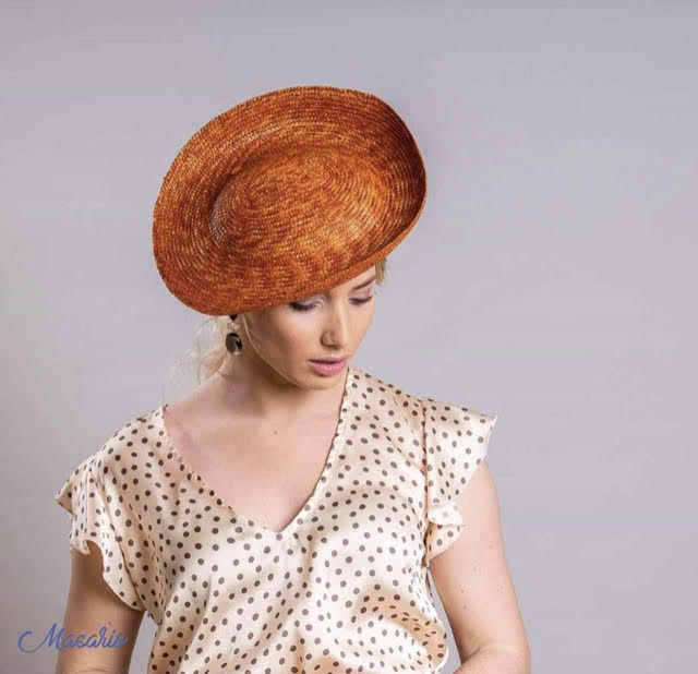 Tocados de invierno para invitadas de boda