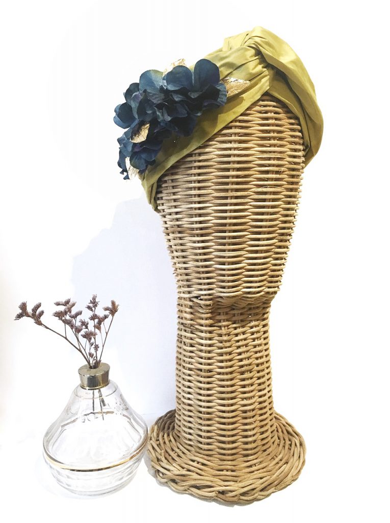 Complementos de otoño e invierno para invitadas de boda