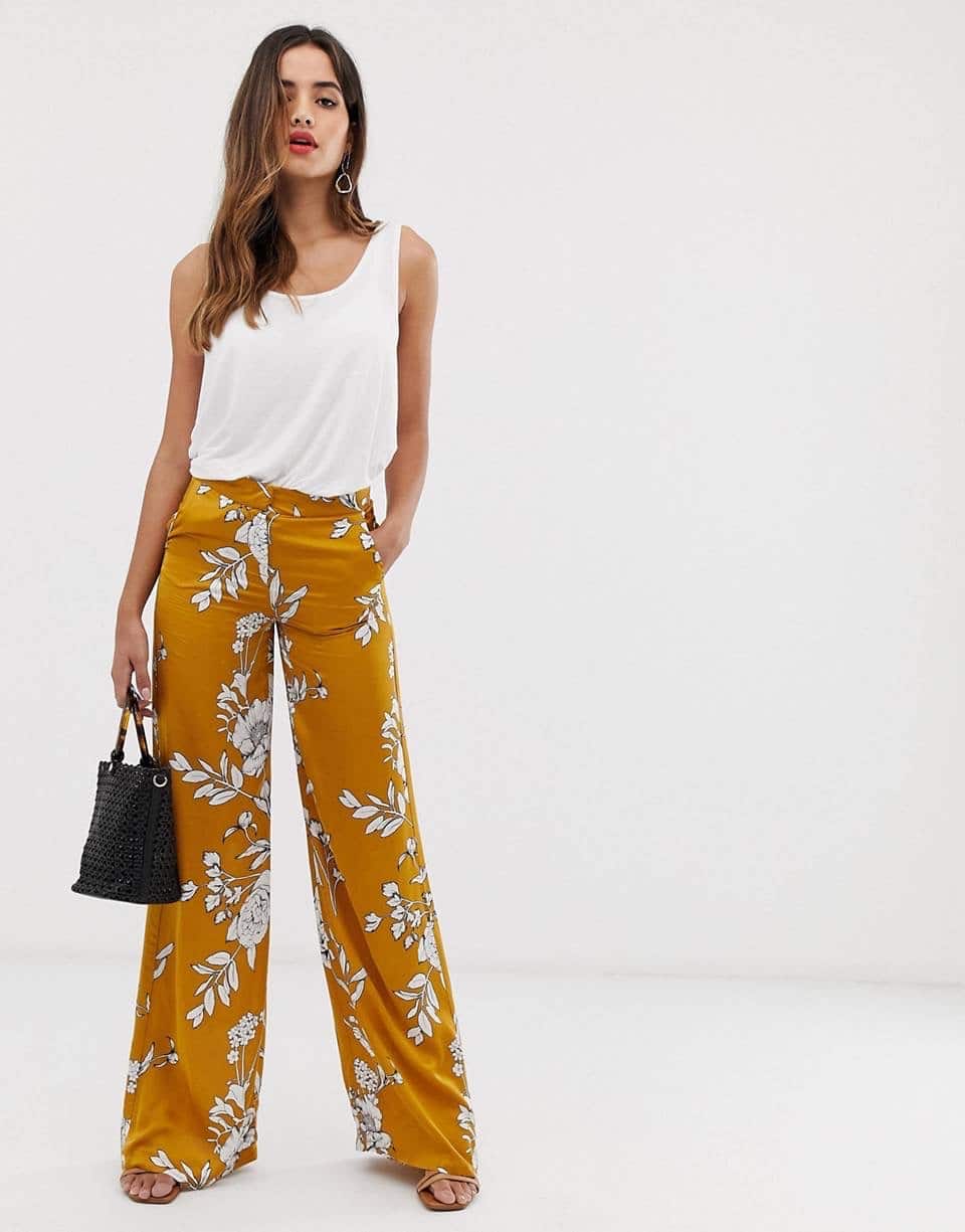 Invitada de invierno con pantalón
