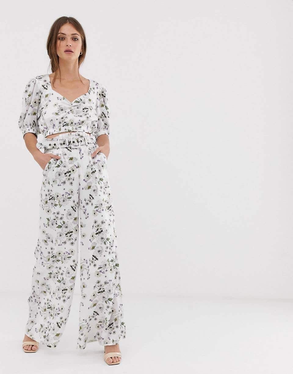 Invitada de invierno con pantalón