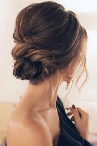 Cómo vestirse para una boda de noche