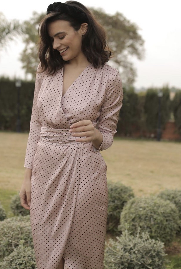 Vestidos de lunares para invitadas de boda