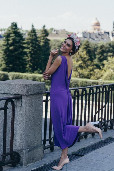 Vestidos morados para invitadas de boda